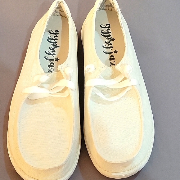 GYPSY JAZZ - WHITE "HOLLY" SHOES - Picture 1 of 4